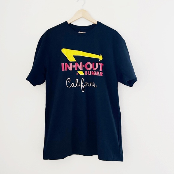 NEW In & Out Burger Graphic Tee - Picture 1 of 6